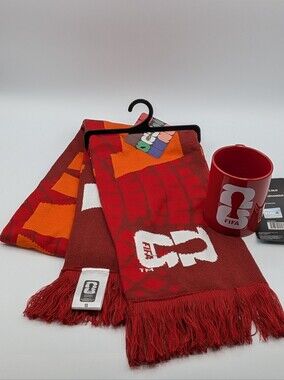 Official FIFA World Cup 2026 Matchday Fan Set - Ceramic Mug & Canada Knit Scarf